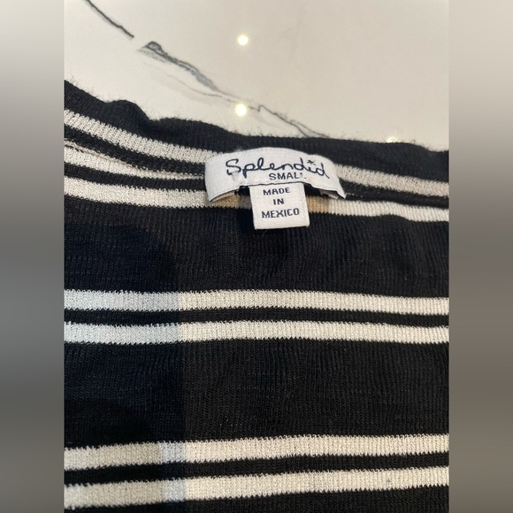 SPLENDID Relaxed V-neck tee Size Small - Picture 8 of 12